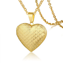 Load image into Gallery viewer, Romantic Heart Locket