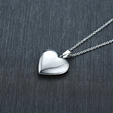 Load image into Gallery viewer, Romantic Heart Locket