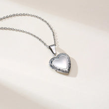 Load image into Gallery viewer, Romantic Heart Locket
